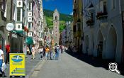 Picturesque shopping streets in Sterzing